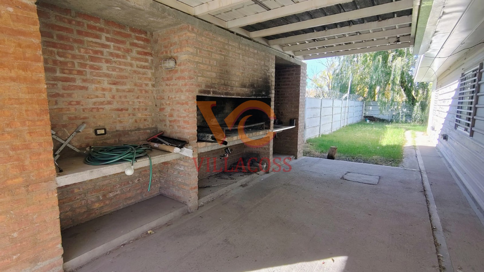 Casa de 4 dormitorios en alquiler - Jardines del Rey, Neuquen