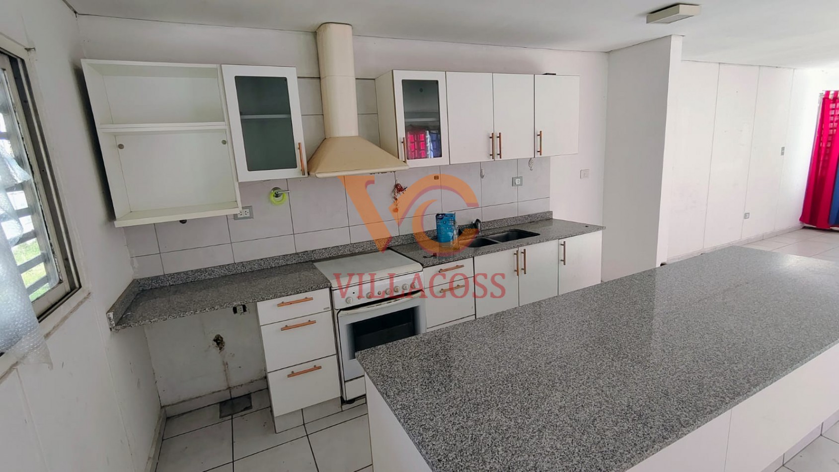 Casa de 4 dormitorios en alquiler - Jardines del Rey, Neuquen