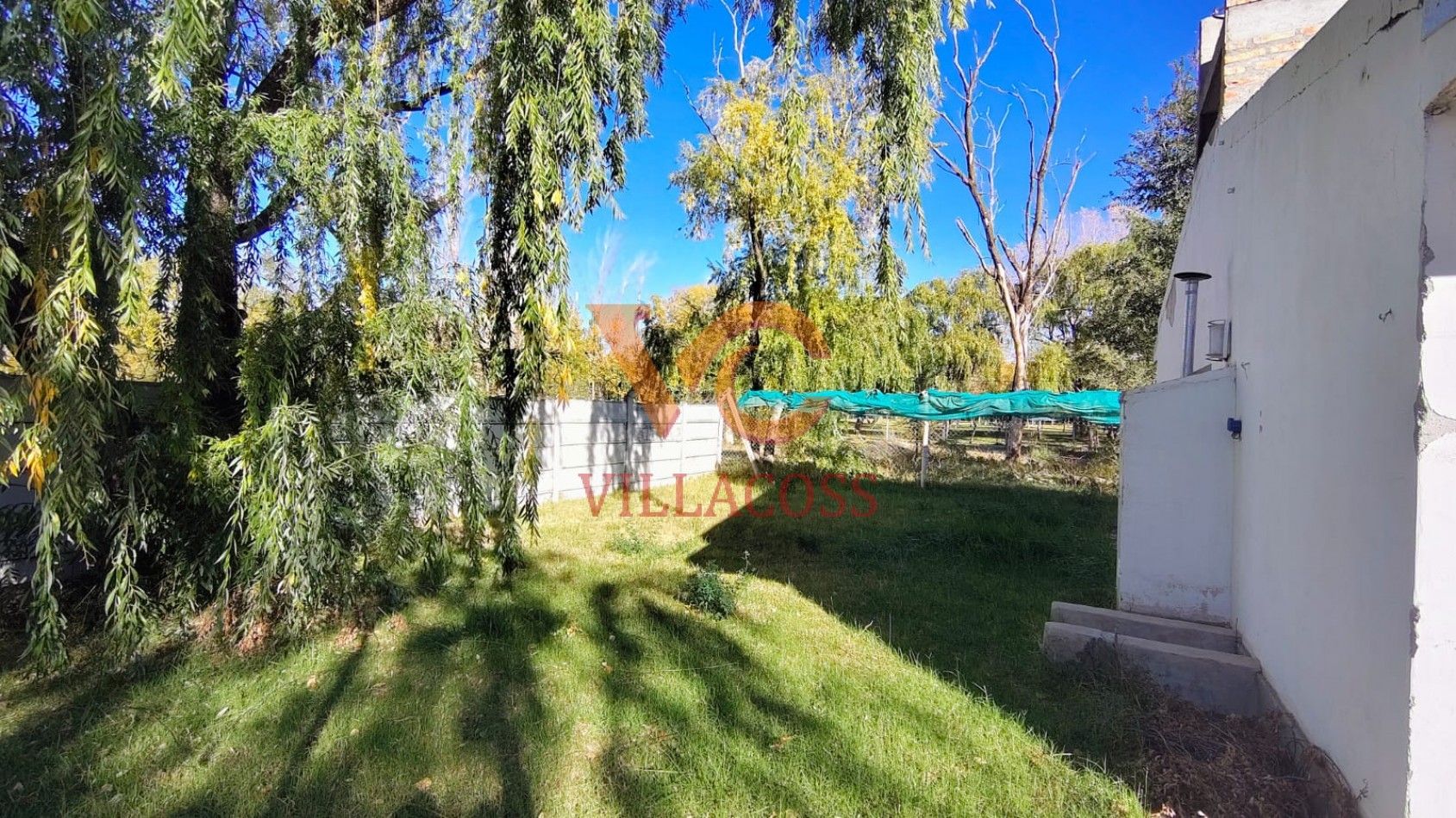 Casa de 4 dormitorios en alquiler - Jardines del Rey, Neuquen