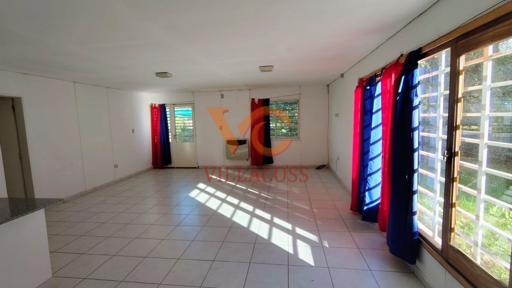Casa de 4 dormitorios en alquiler - Jardines del Rey, Neuquen