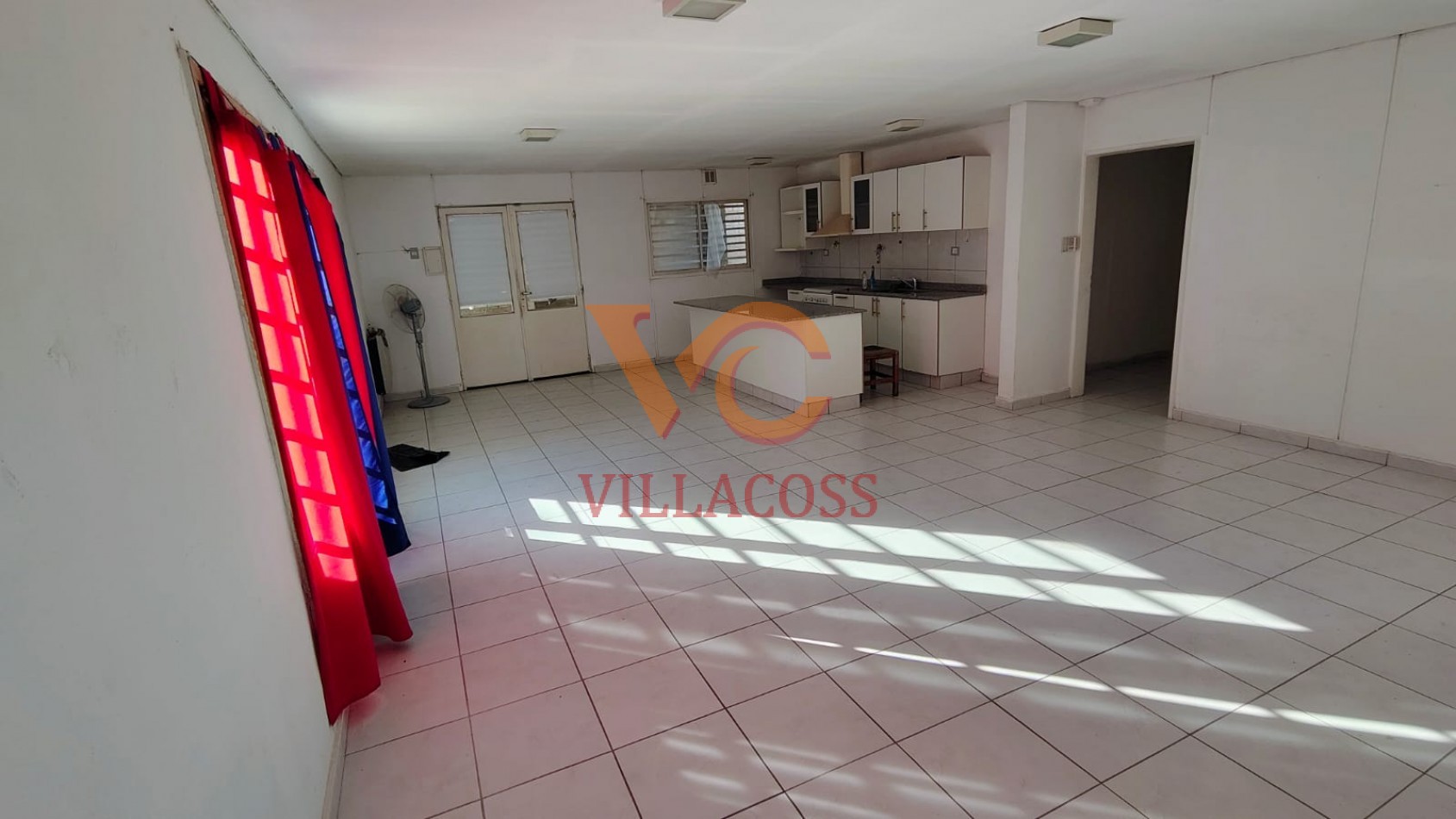 Casa de 4 dormitorios en alquiler - Jardines del Rey, Neuquen